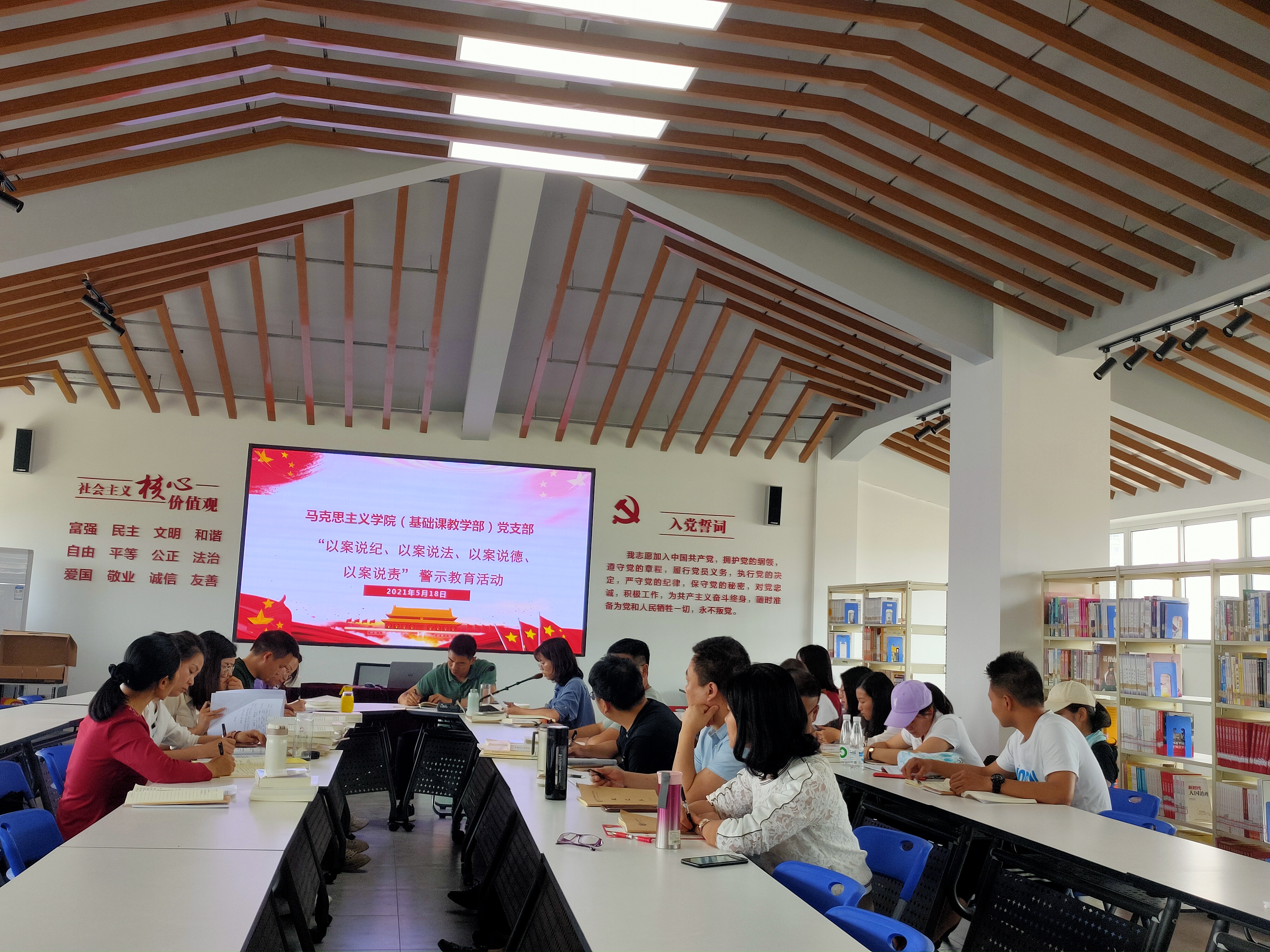 default.jpeg default.jpeg